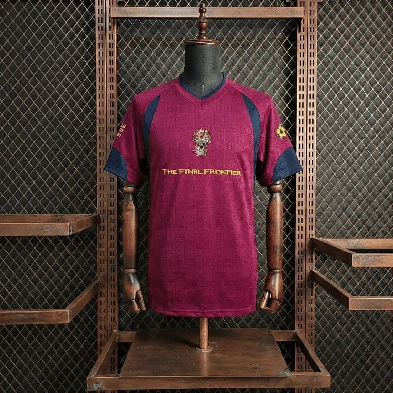 West Ham Retrô 2010 Casa (Iron Maiden Joint)