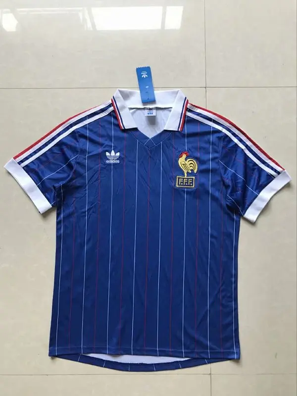 França Retrô 1982 Casa